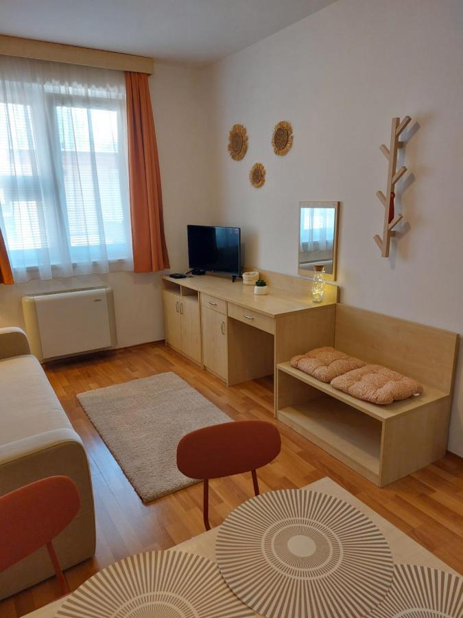 Myrelax Apartment - Hajdúszoboszló Extérieur photo